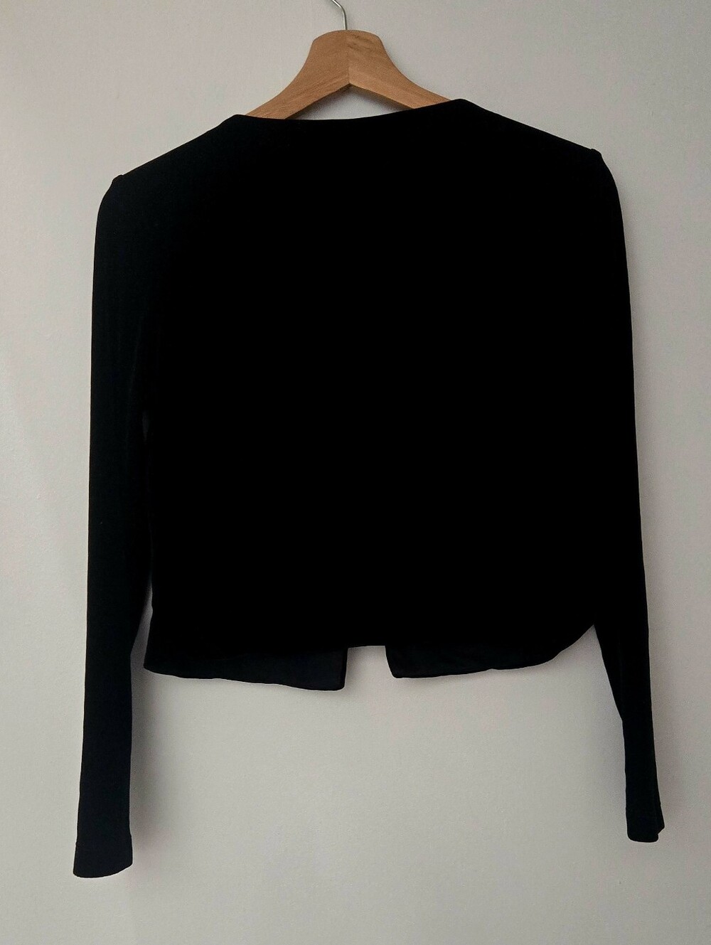 Holt Renfrew Black Velvet Embroidered Cropped Cardigan – Size 6 - Picture 2 of 5